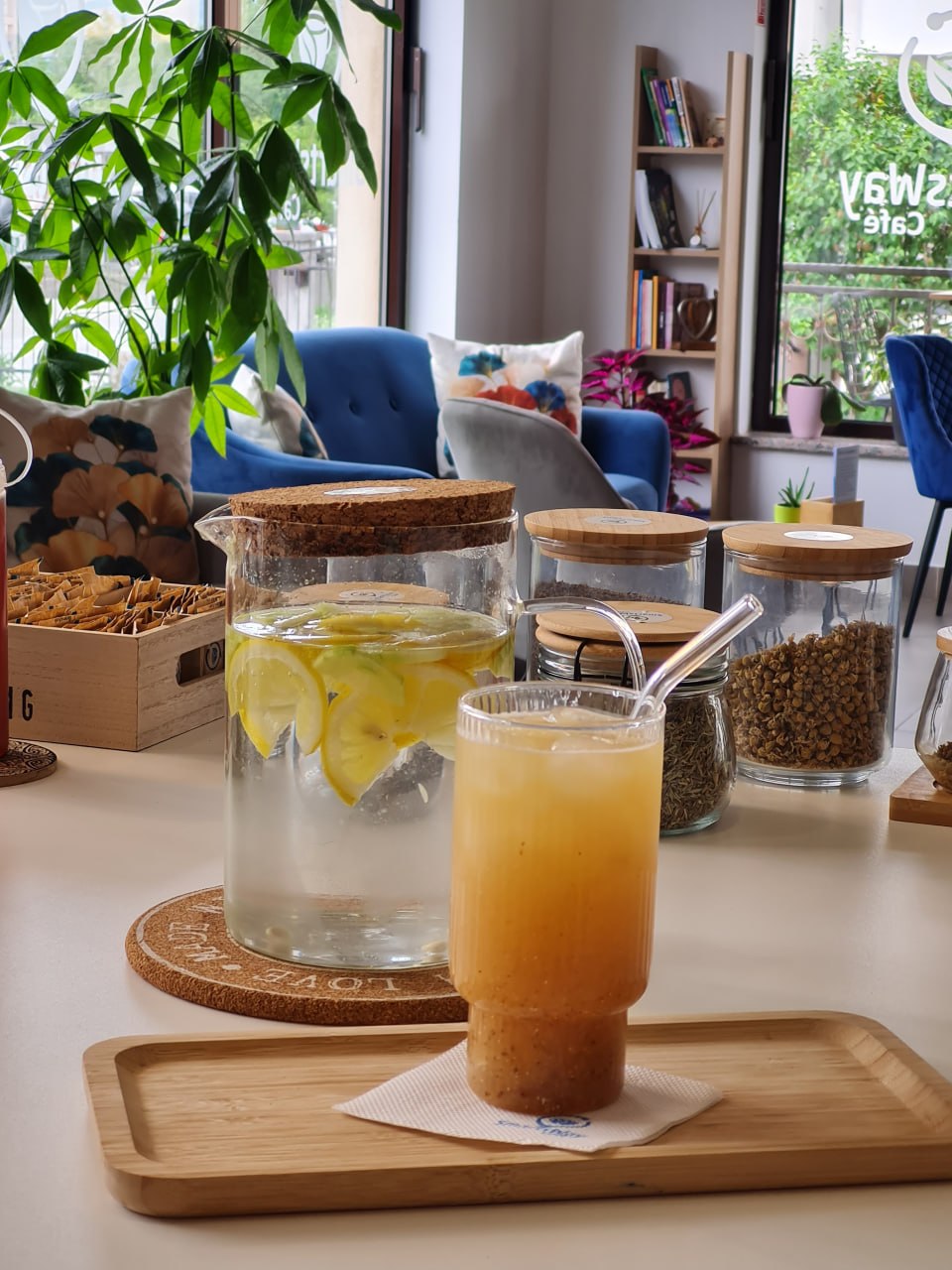 Enterijer SmartsWay Cafea s organskim napicima